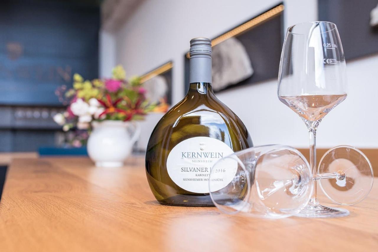 Weingut Kernwein Hotel Seinsheim Buitenkant foto