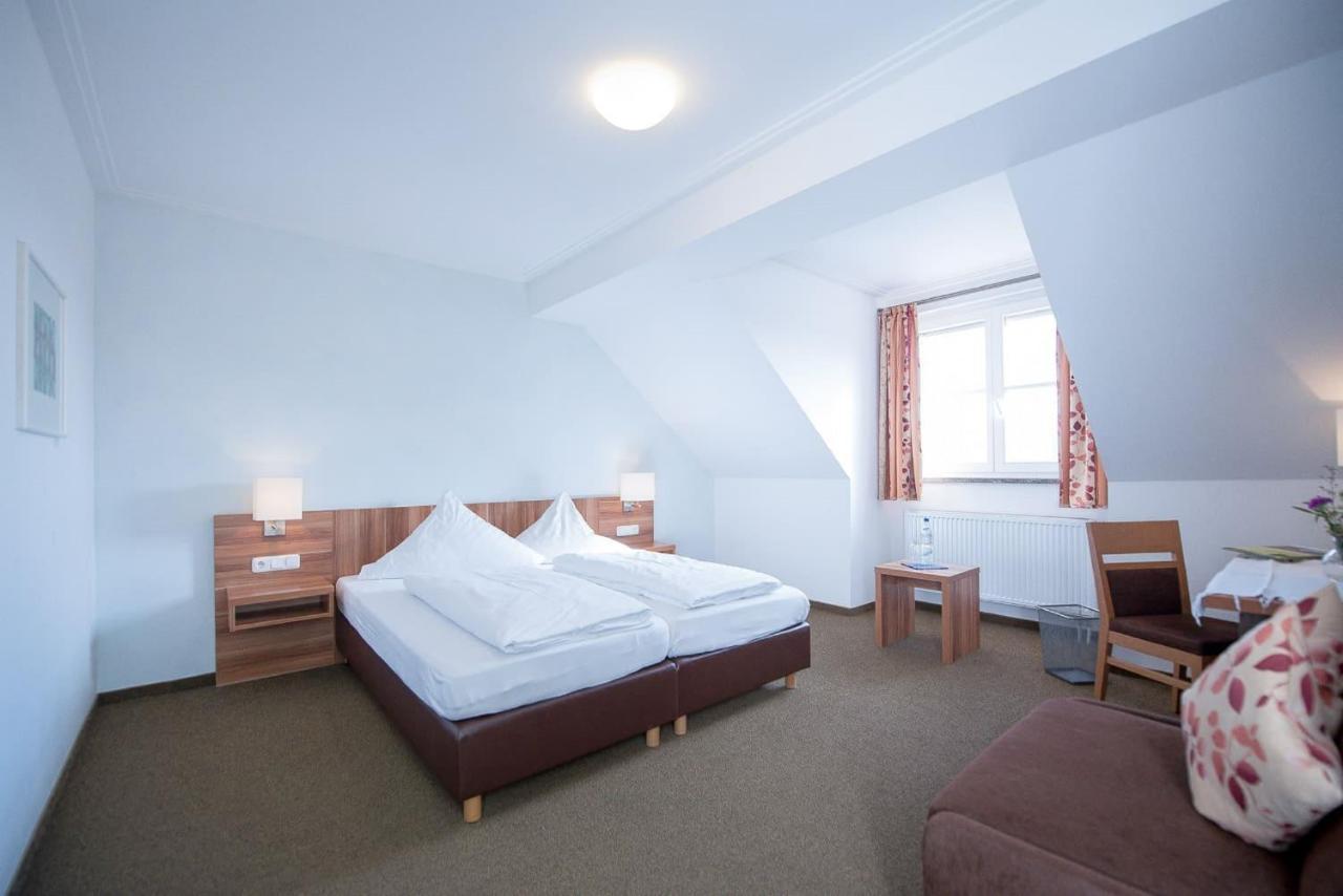 Weingut Kernwein Hotel Seinsheim Buitenkant foto