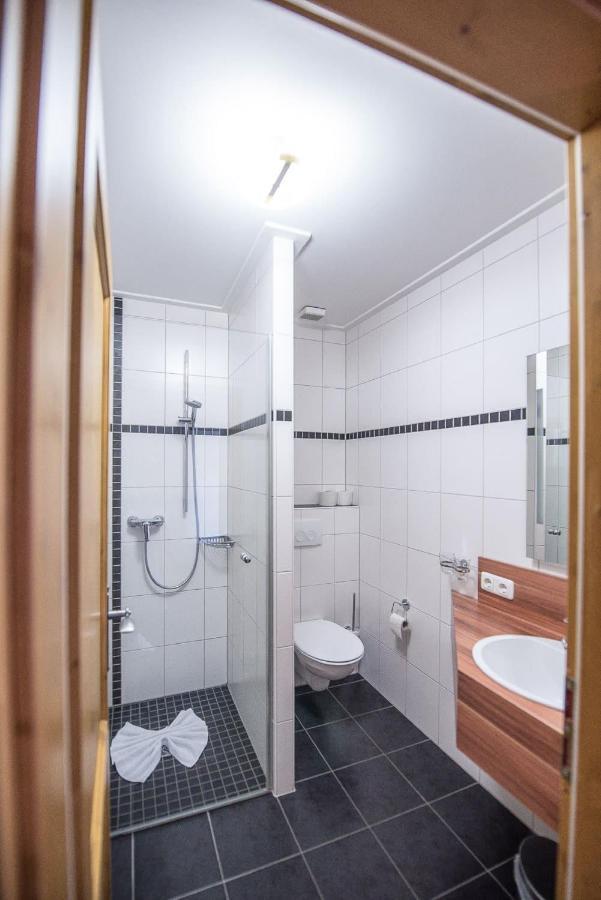 Weingut Kernwein Hotel Seinsheim Buitenkant foto